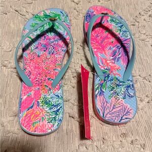 NWT Lilly Pulitzer Women 9/10 Sway With Me
POOL FLIP FLOPS Sandals Summer Shoes